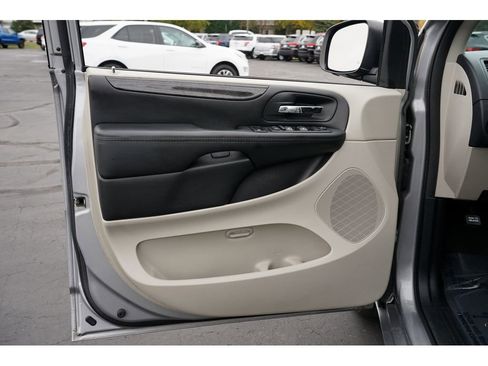 Used 2017 Dodge Grand Caravan SE w/ Power Window Group image 14