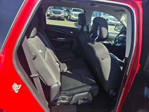 Used 2016 Dodge Journey SE w/ Flexible Seating Group FWD image 12