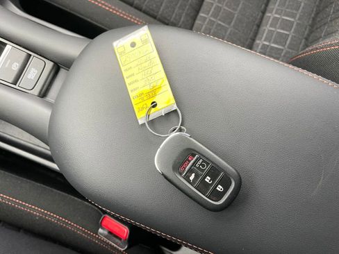 Used 2024 Honda HR-V Sport image 4