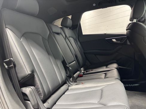 Used 2025 Audi Q7 3.0T Prestige image 37