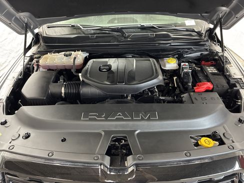 Certified 2025 RAM 1500 Big Horn AWD/4WD image 8