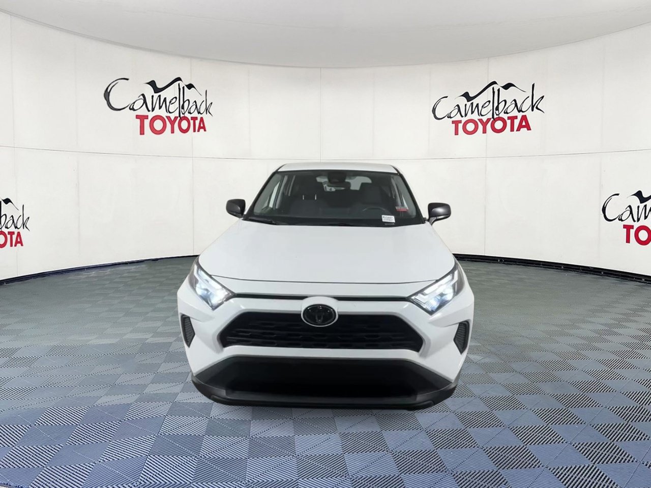 Used 2025 Toyota RAV4 LE AWD/4WD image 5