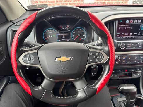 Used 2017 Chevrolet Colorado Z71 AWD/4WD image 10
