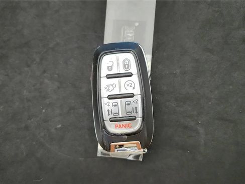 Used 2023 Chrysler Pacifica Touring-L FWD image 20