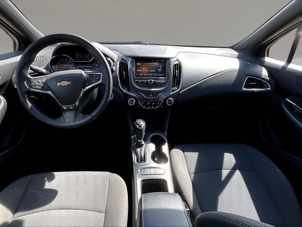 Used 2017 Chevrolet Cruze LT w/ Convenience Package FWD image 7