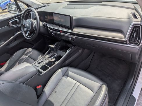 Used 2024 Kia Sorento S image 37