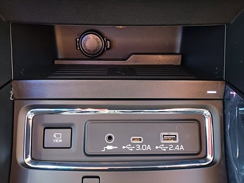 New 2026 Subaru Ascent Limited AWD/4WD image 34