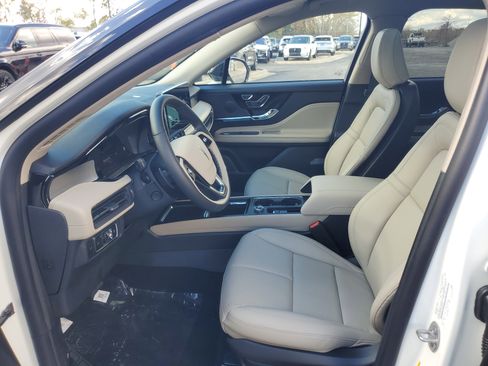 New 2026 Lincoln Corsair Premiere image 12