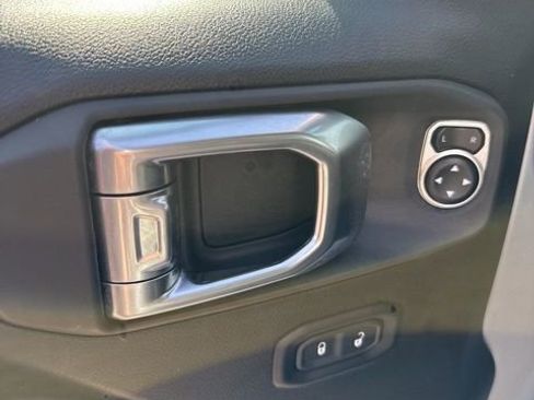 Used 2024 Jeep Wrangler Unlimited Rubicon image 11