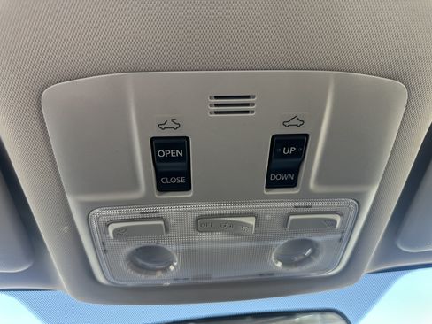 Used 2016 Toyota Corolla LE Premium FWD image 32