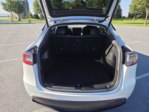 Used 2022 Tesla Model Y Long Range AWD/4WD image 11