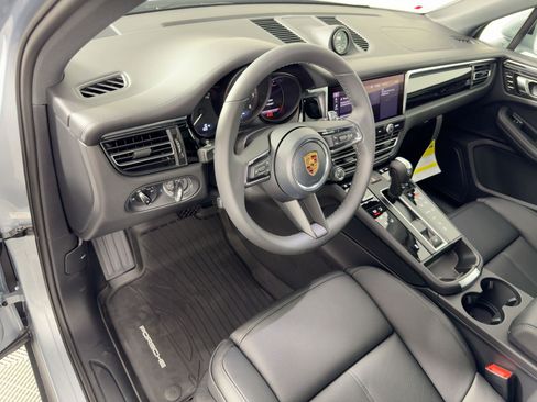 Certified 2026 Porsche Macan AWD/4WD image 4