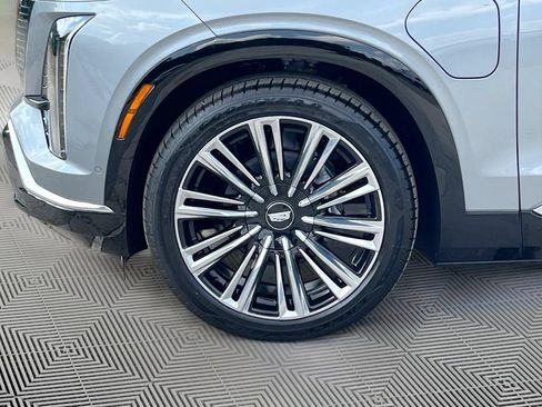 New 2026 Cadillac Vistiq Premium Luxury w/ LPO, Floor Liner Package AWD/4WD image 29