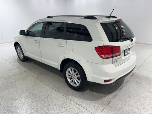 Used 2017 Dodge Journey SXT FWD image 3