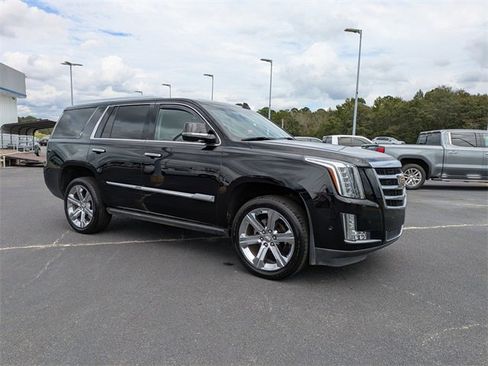 Used 2017 Cadillac Escalade Premium Luxury image 2