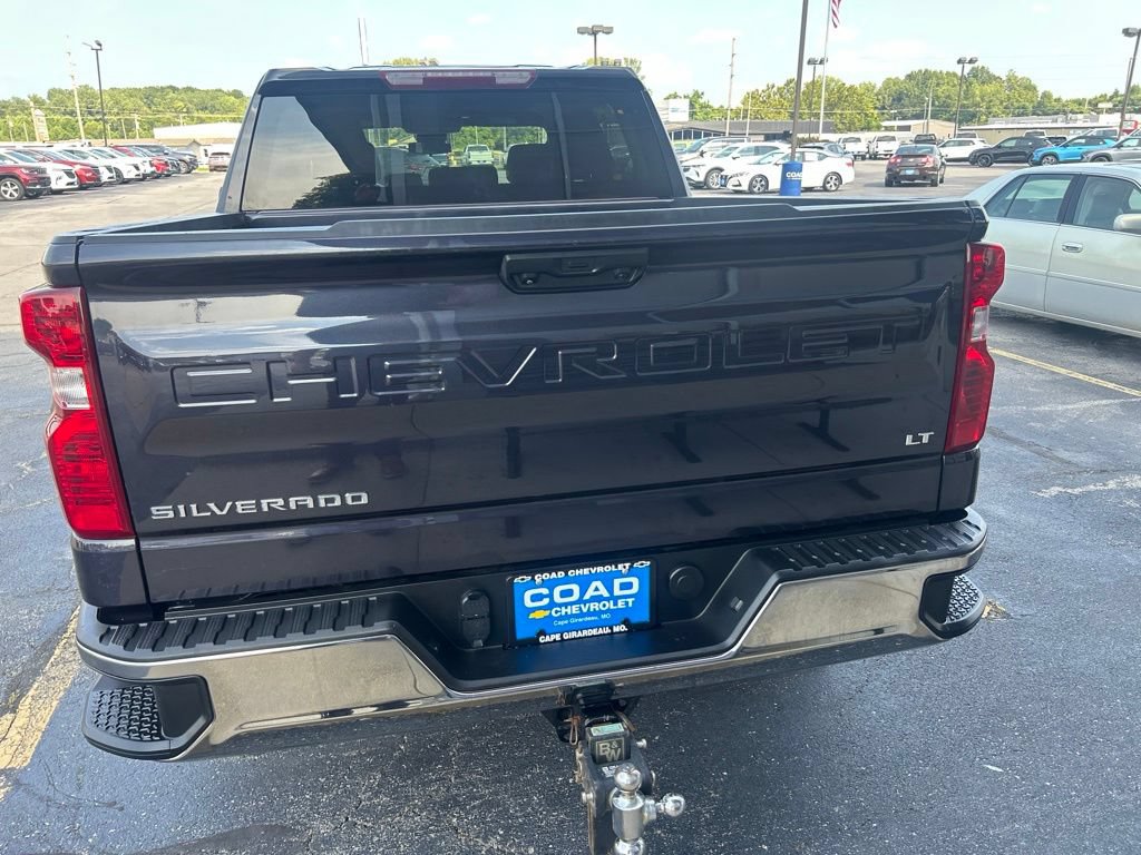 Used 2022 Chevrolet Silverado 1500 LT AWD/4WD image 4