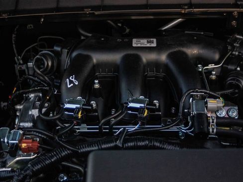 New 2025 Nissan Pathfinder SV w/ Black Appearance Package image 14