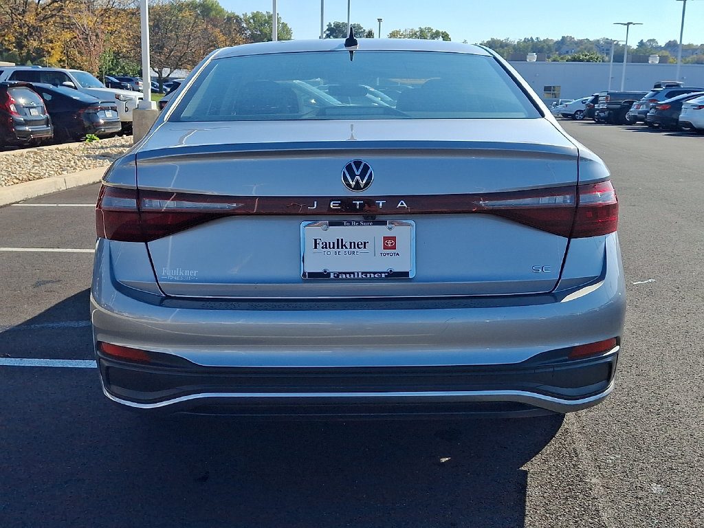 Used 2025 Volkswagen Jetta SE FWD image 5
