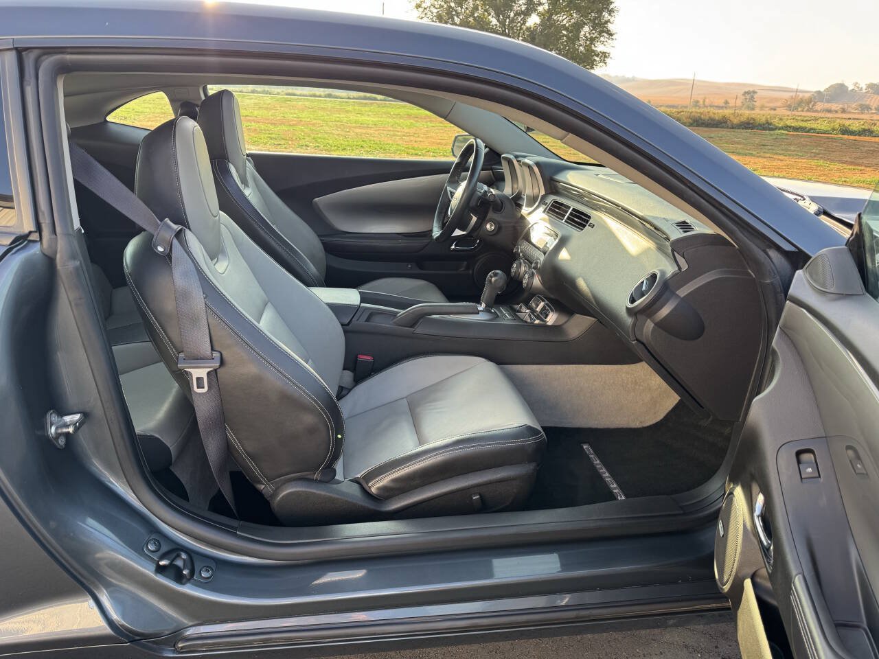 Used 2010 Chevrolet Camaro LT RWD image 15