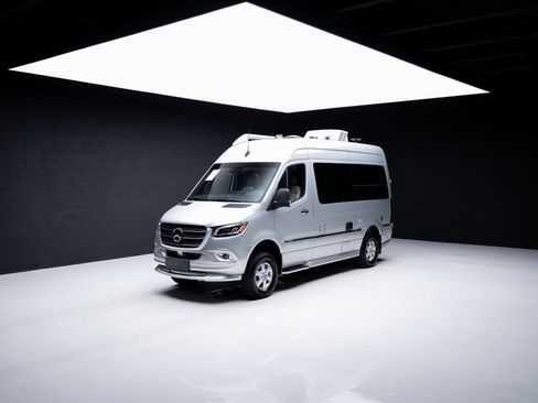 Used 2022 Mercedes-Benz Sprinter 144 Cargo image 91