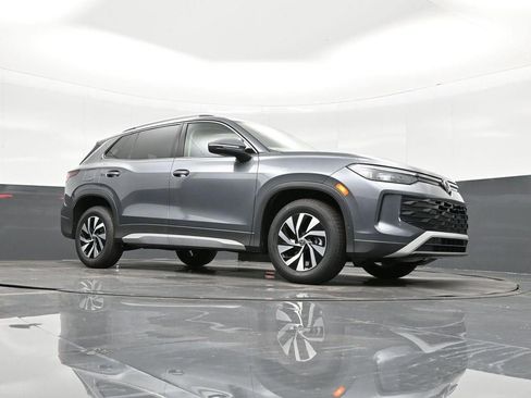 New 2025 Volkswagen Tiguan S image 26