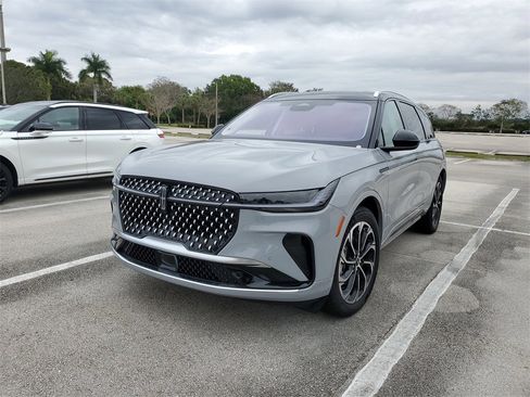 New 2026 Lincoln Nautilus Reserve image 2