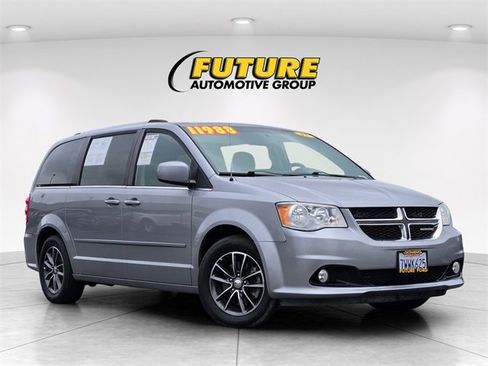 Used 2017 Dodge Grand Caravan SXT image 1