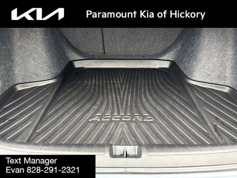 Used 2021 Honda Accord Touring image 11
