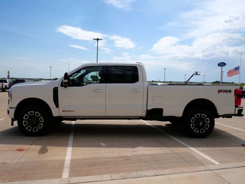 New 2026 Ford F350 Platinum w/ FX4 Off-Road Package AWD/4WD image 3