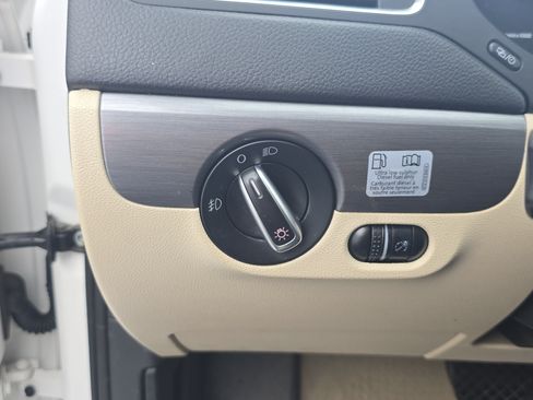 Used 2014 Volkswagen Jetta TDI FWD image 24