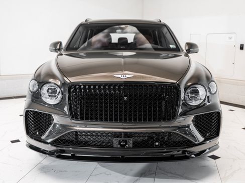 Used 2025 Bentley Bentayga image 8