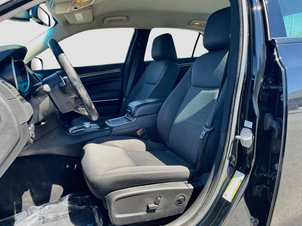 Used 2022 Chrysler 300 Touring w/ Sport Appearance Package RWD image 19