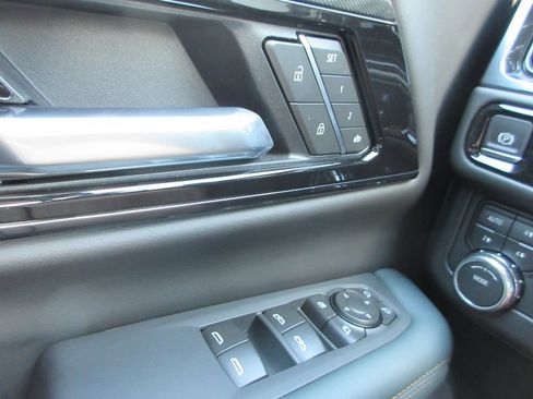 Certified 2026 GMC Yukon AT4 AWD/4WD image 32