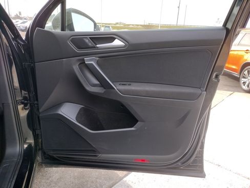 Used 2021 Volkswagen Tiguan S image 23