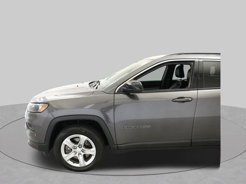 Used 2023 Jeep Compass Latitude w/ Convenience Group AWD/4WD image 6