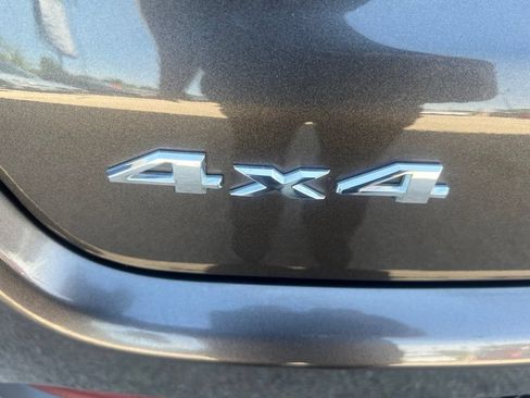 Used 2018 Jeep Compass Latitude w/ Cold Weather Group AWD/4WD image 33