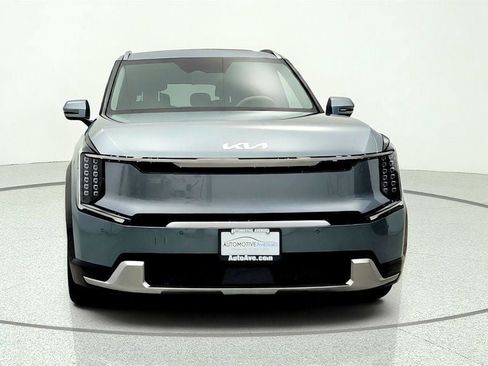 Used 2024 Kia EV9 Land AWD/4WD image 2