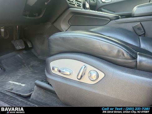 Used 2020 Porsche Macan AWD/4WD image 26