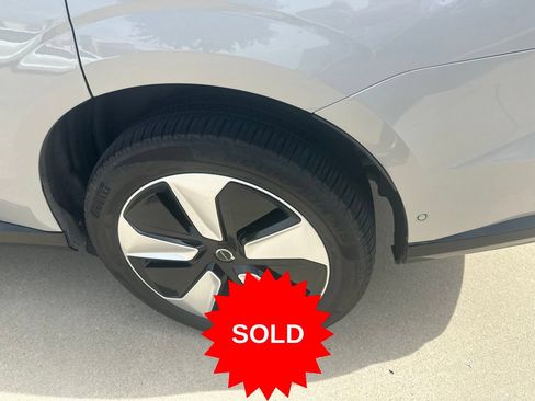 Certified 2025 Volvo EX90 Plus AWD/4WD image 17