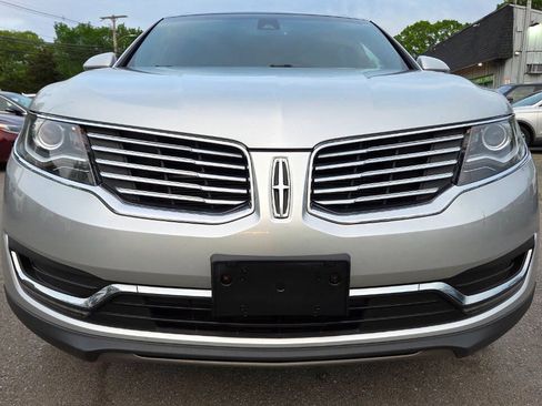 Used 2016 Lincoln MKX Select w/ Select Plus Package AWD/4WD image 3