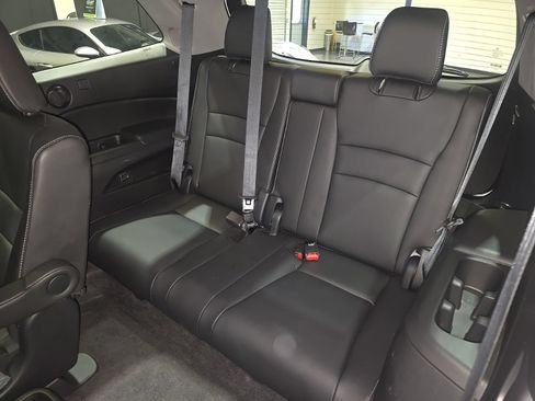 Used 2019 Honda Pilot Touring image 18