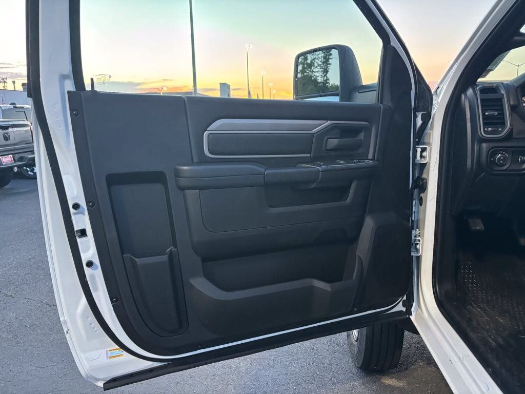 New 2024 RAM 5500 Tradesman w/ Safety Group AWD/4WD image 13