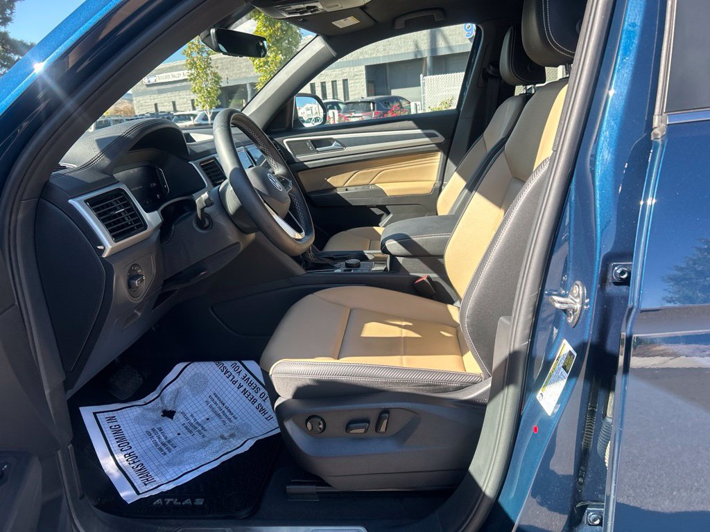 Used 2023 Volkswagen Atlas Cross Sport SE w/ Panoramic Sunroof Package AWD/4WD image 24