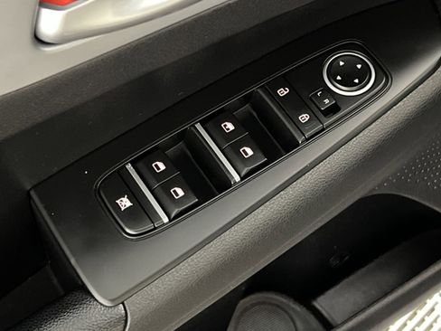 Used 2023 Kia Forte LXS w/ LXS Technology Package image 13