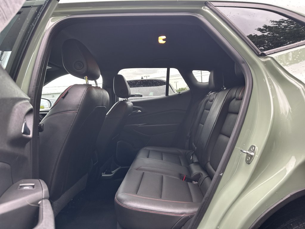 Used 2024 Chevrolet Trax RS w/ Driver Confidence Package FWD image 18