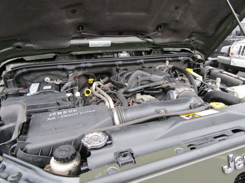 Used 2015 Jeep Wrangler Rubicon w/ Dual Top Group image 21