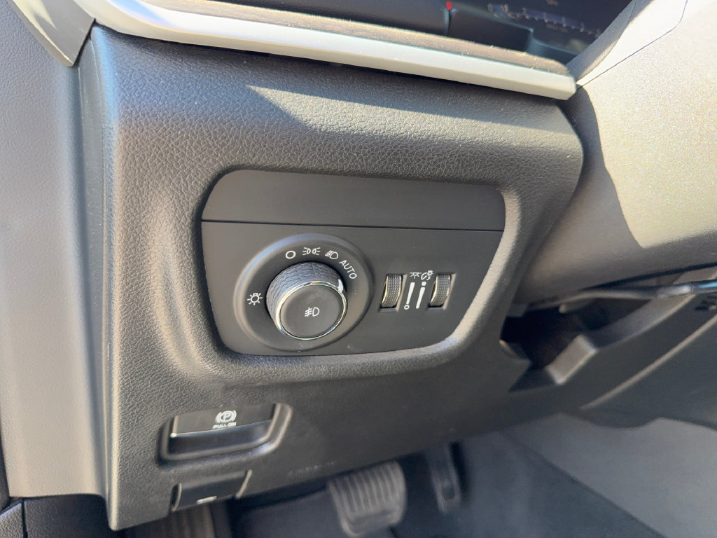 Used 2024 Jeep Grand Cherokee Limited AWD/4WD image 14