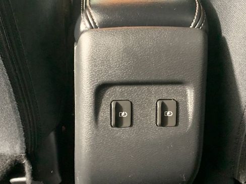 Used 2024 Nissan Kicks SR image 33