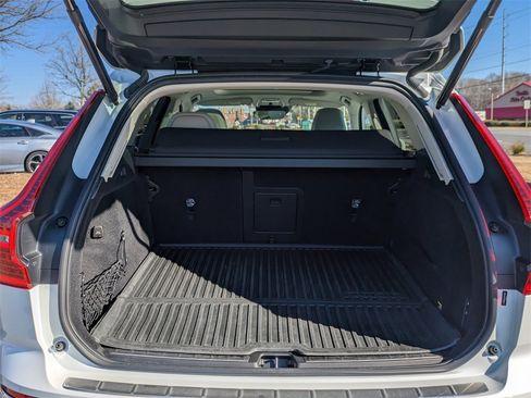 Used 2019 Volvo XC60 T8 Inscription w/ Advanced Package image 6