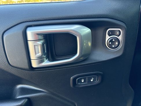 Used 2021 Jeep Wrangler Unlimited Sport image 21